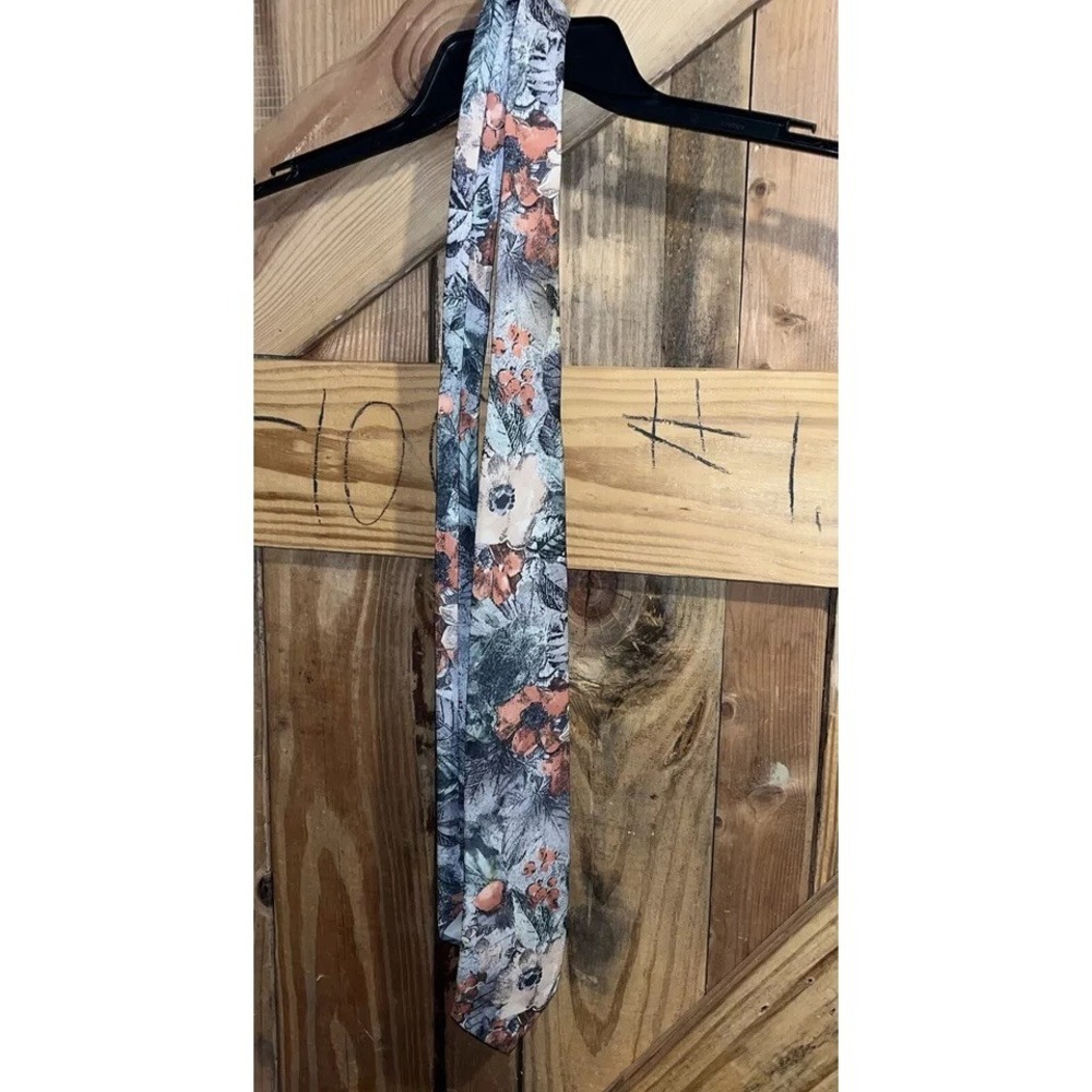Hardy Amies of London 100% Silk Floral Print Tie All Occasion